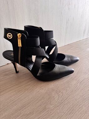 Michael Kors Black Pointed Toe Strappy Heel 9.5